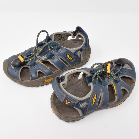 Keen Sandals Little Kid Size 10 Waterproof Hiking Summer Play Beach Fun Travel - Picture 1 of 8